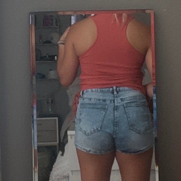 Medium turtleneck razor-back tank top - Picture 3 of 4